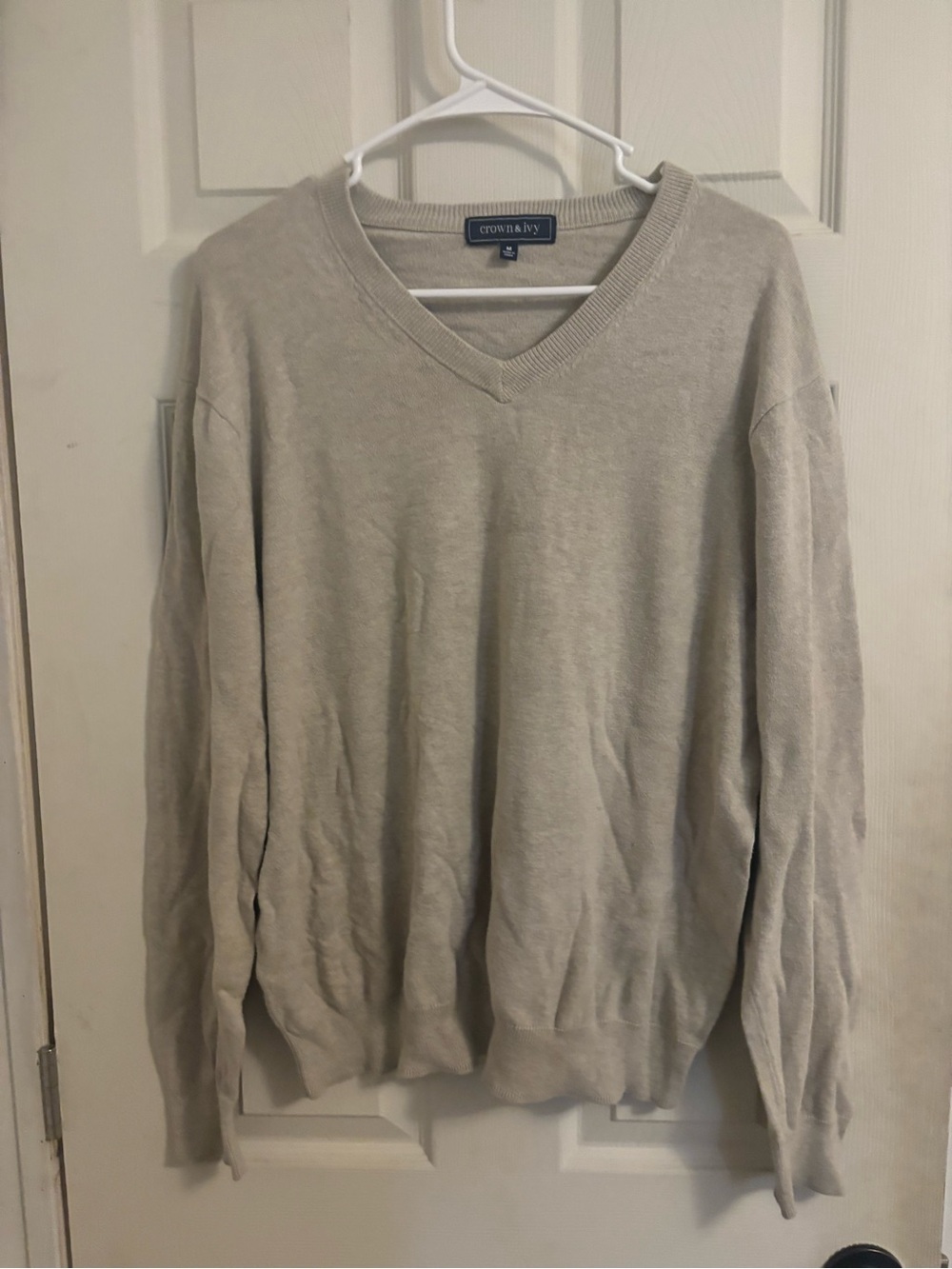 Crown & Ivy Cream V-neck Sweater